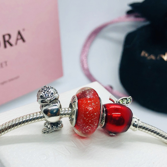 PANDORA Disney Snow White Murano, Apple & Owl Set - Picture 2 of 8